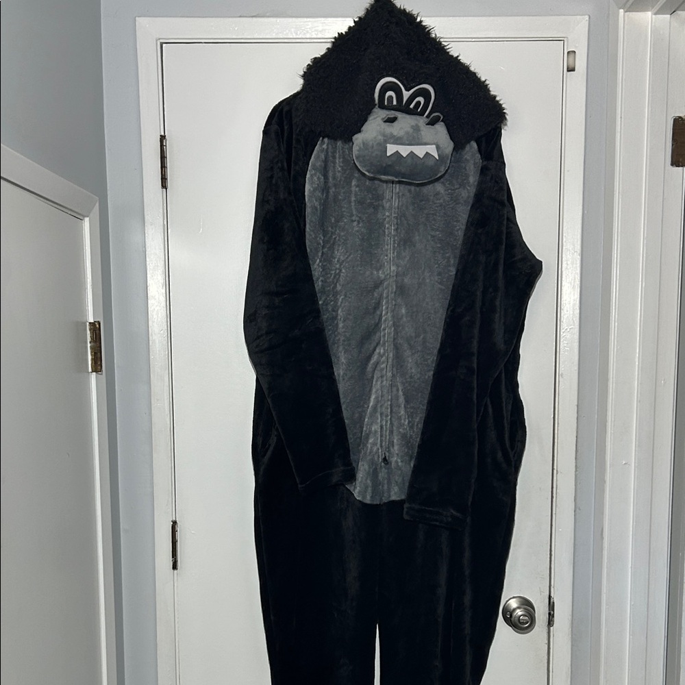 Adult Size L Gorilla Onesie Pajama Halloween Costume Cosplay Pockets NWT